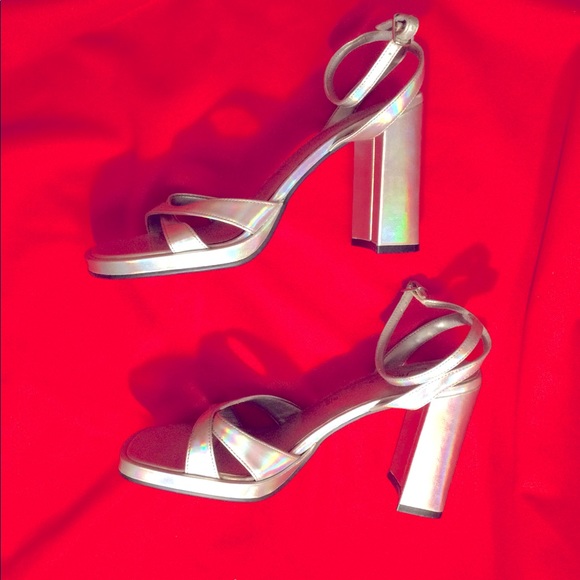 NWT HOLOGRAPHIC PUMPS - Picture 1 of 2